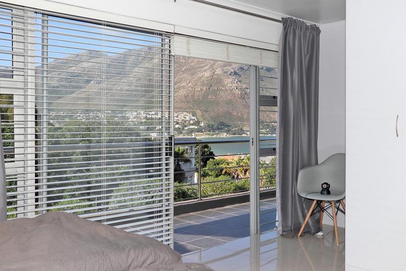 To Let 4 Bedroom Property for Rent in Hout Bay Western Cape